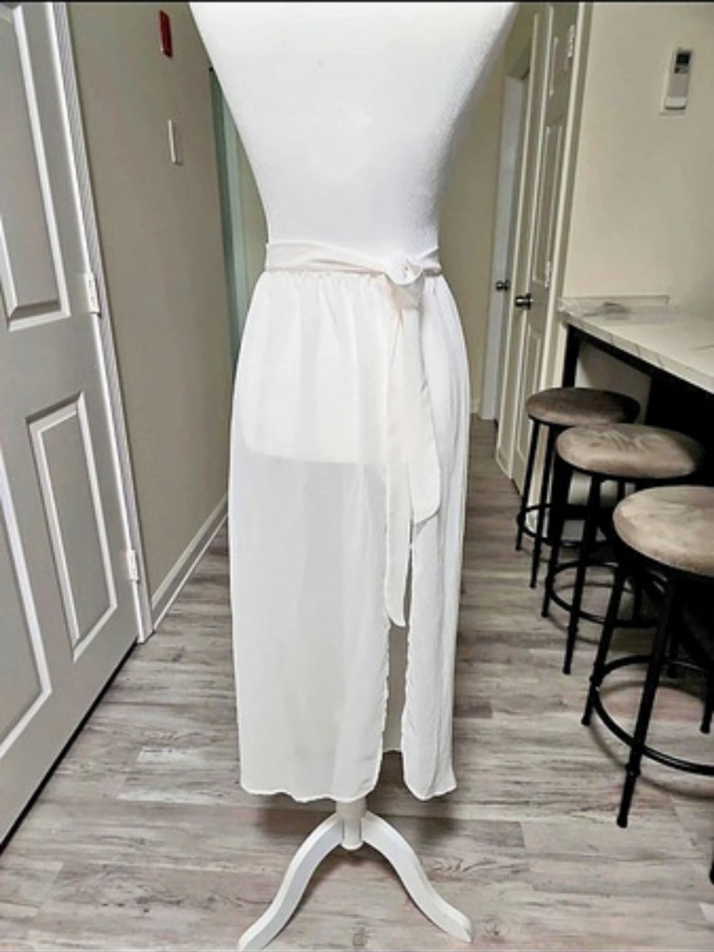 Maxi Skirt White Size XS NWT